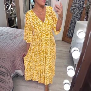Emily Charm NWOT Janisie Yellow Printed V-Neck Midi Dress Sz M